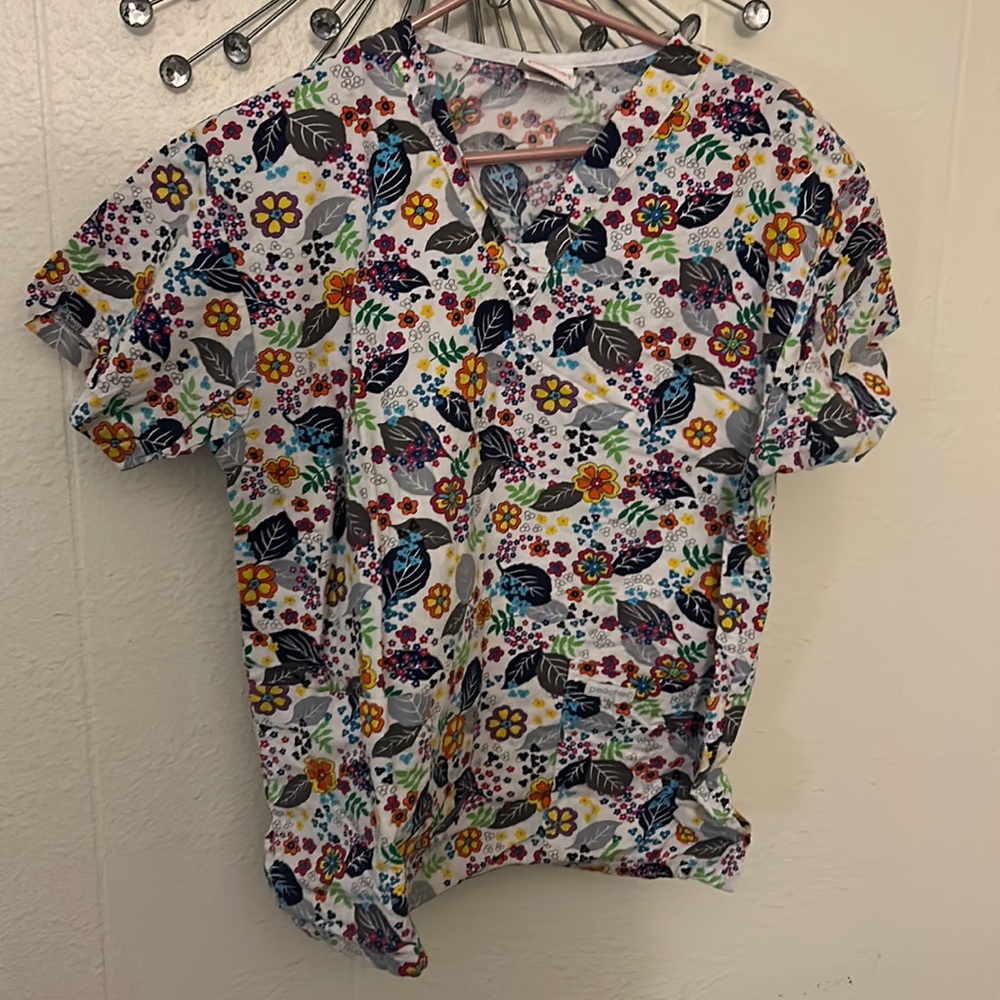 Floral scrub top